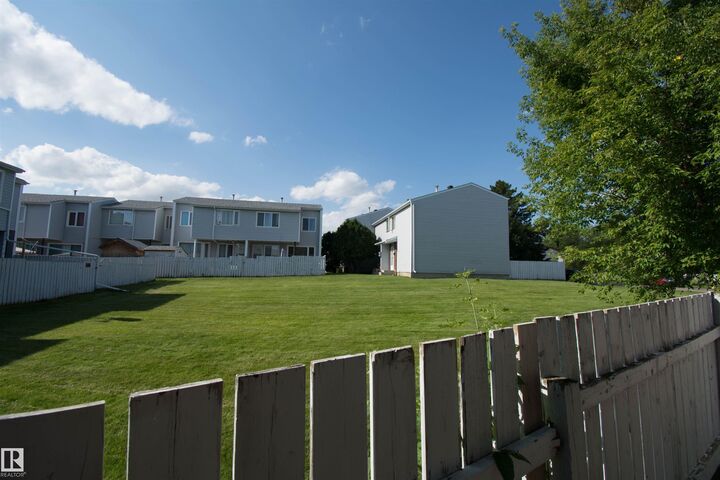 Property Photo:  71 Amberly Crest NW  AB T5A 2H9 