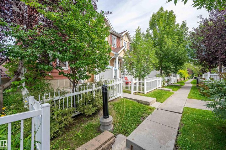 Property Photo: 1623 Towne Centre Boulevard NW 71 AB T6R 0S3