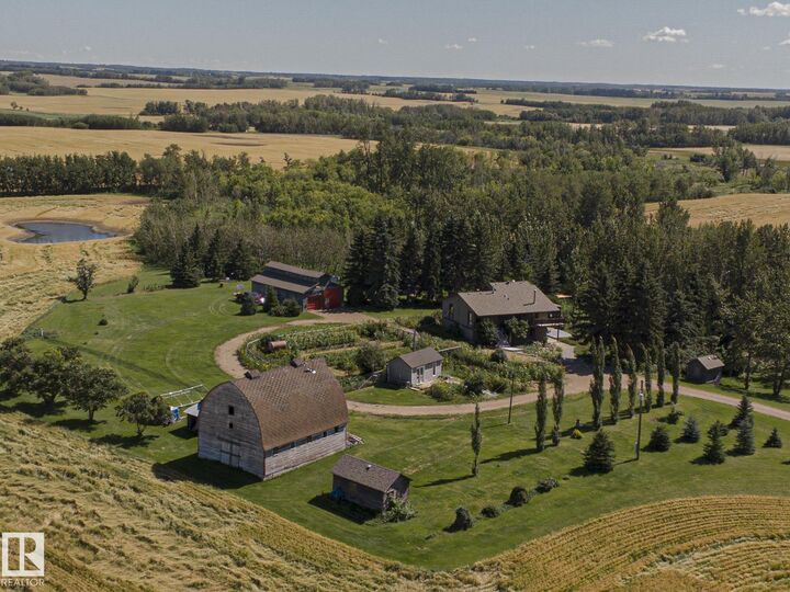 Property Photo: 55257 Rge Rd 212 AB T8L 4A9
