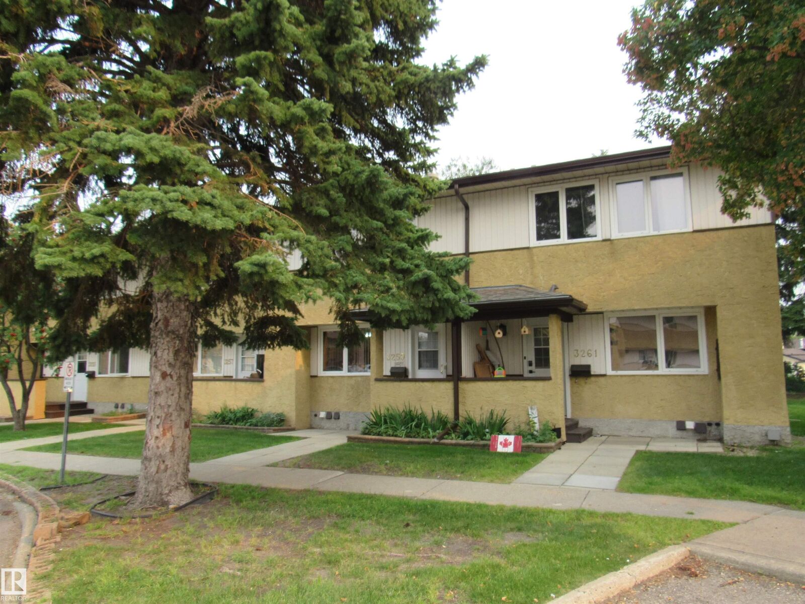 Property Photo:  3259 139 Avenue NW  AB T5Y 1T2 