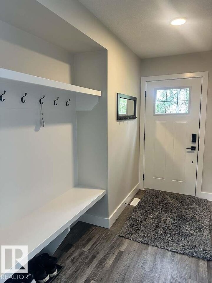 Property Photo:  801 8 Street  AB T0E 0A2 