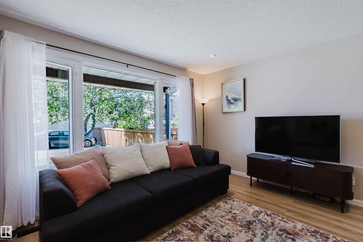 Property Photo:  10946 Beaumaris Road NW  AB T5X 1Z6 
