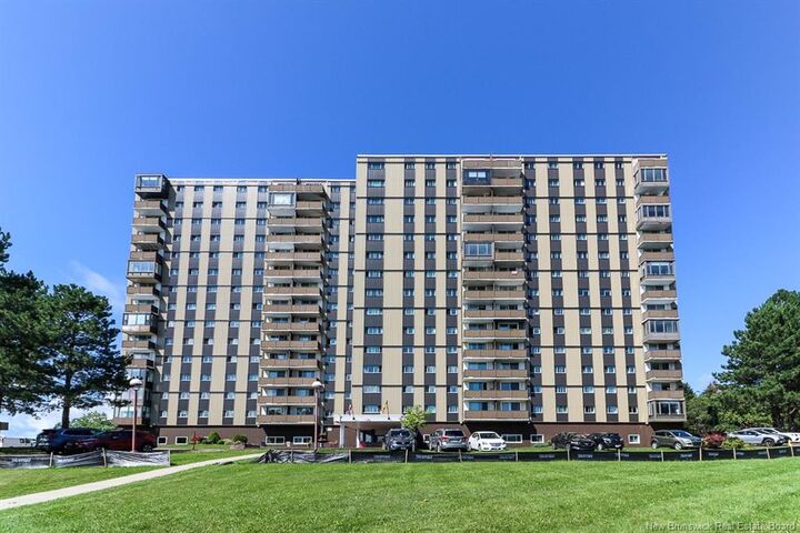 310 Woodward 909 — photo 1