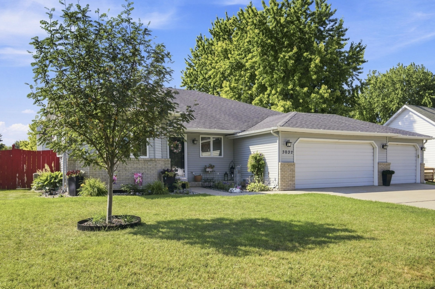 Property Photo: 3032 37th Avenue S ND 58104