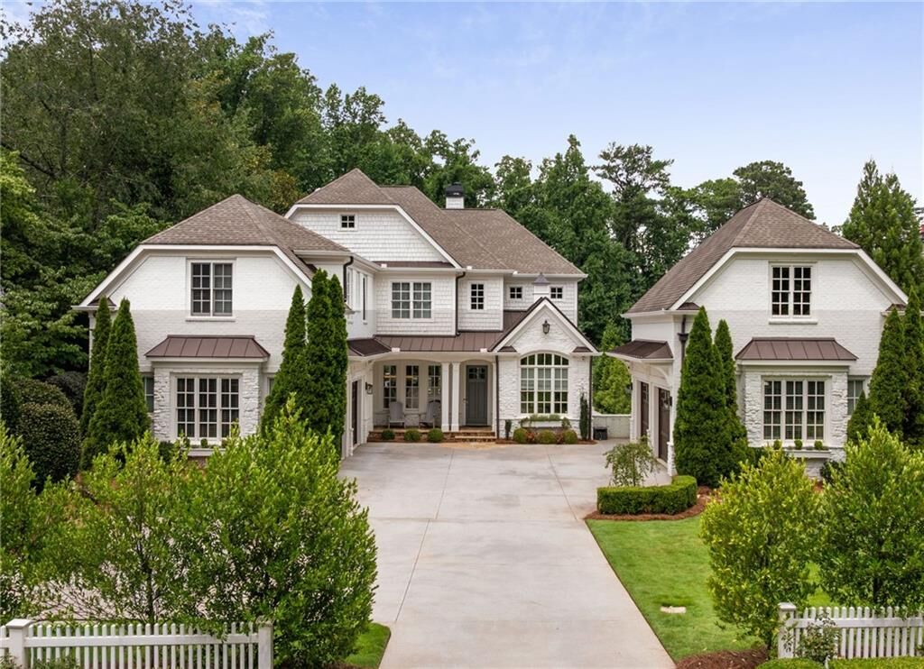 Property Photo: 4667 Dudley Lane GA 30327