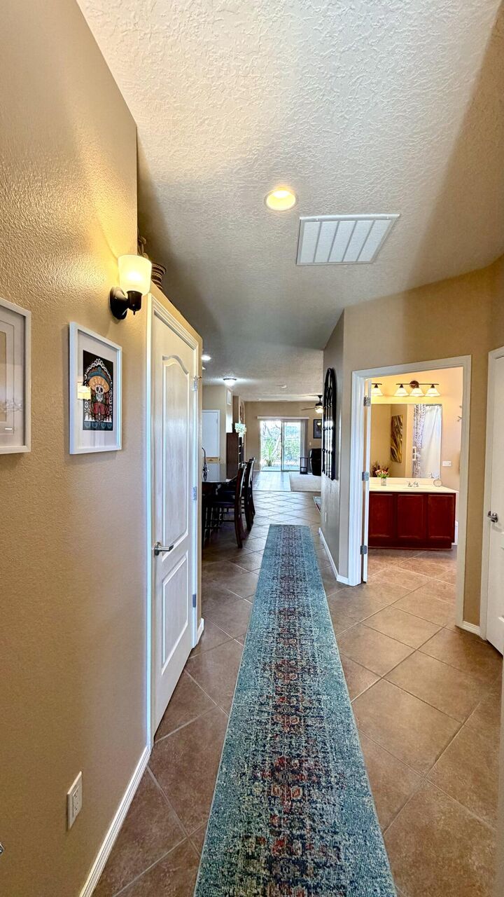 Property Photo: 1007 Desert Willow Court NM 87004