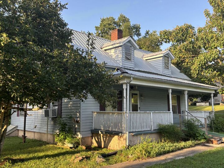 Property Photo:  463 E Illinois Avenue  TN 37397 