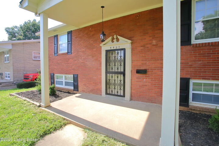 Property Photo:  4421 Rockwood Dr  KY 40220 