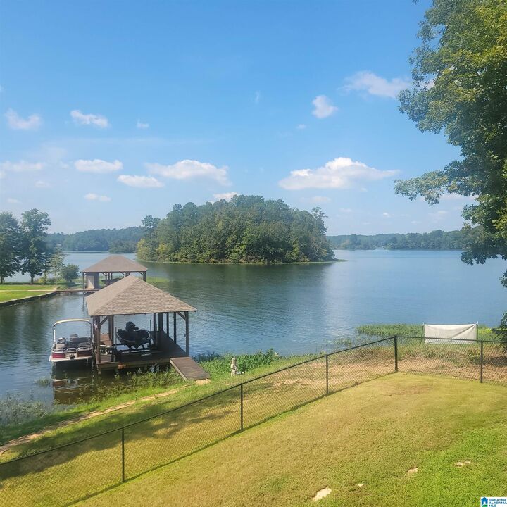 Property Photo: 50 Eagle Point Trace AL 35136