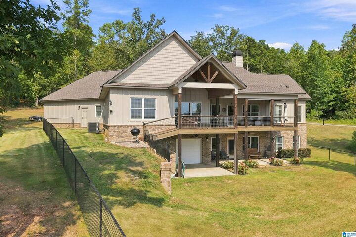 Property Photo: 50 Eagle Point Trace AL 35136