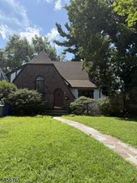 Property Photo:  29 Glenwood Dr  NJ 07078 