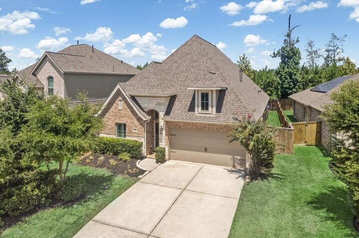 Property Photo: 614 Lost Maples Bend Lane TX 77304