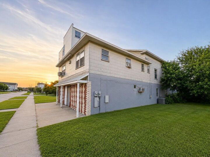Property Photo:  2303 &Amp 2305 McGowen Street  TX 77004 