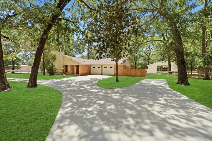Property Photo: 21927 Allyson Road TX 77354