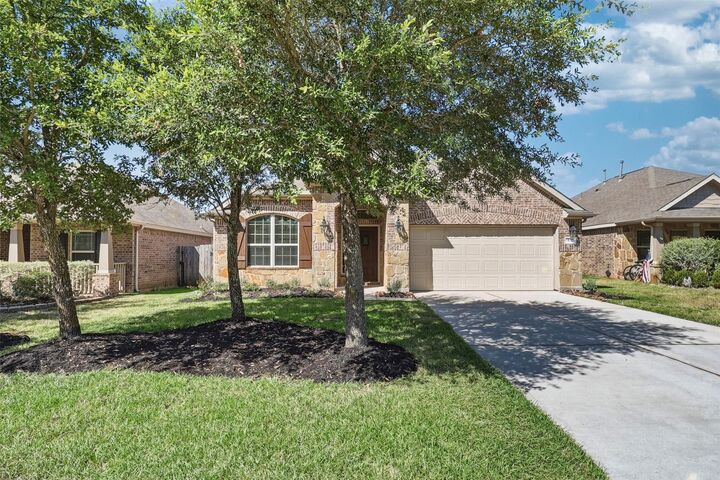 Property Photo:  637 Maple Point Drive E  TX 77301 