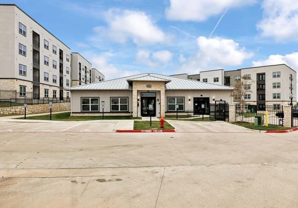 Property Photo:  2551 N Guadalupe Street 5208  TX 78155 
