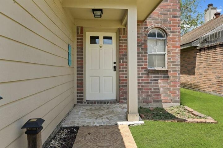 Property Photo: 2106 Tomlinson Trail Drive TX 77067