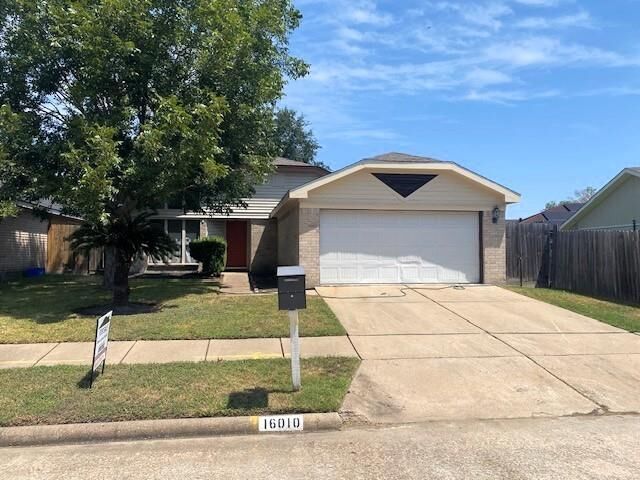 Property Photo: 16010 Vista Del Mar Drive TX 77083