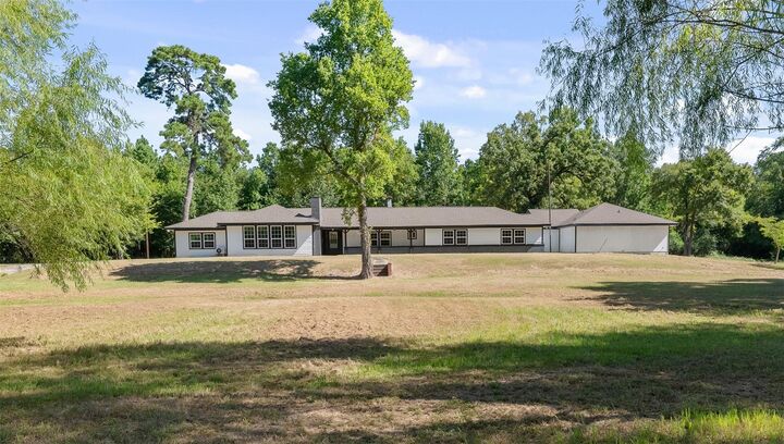 Property Photo:  406 E Second Street  TX 75939 