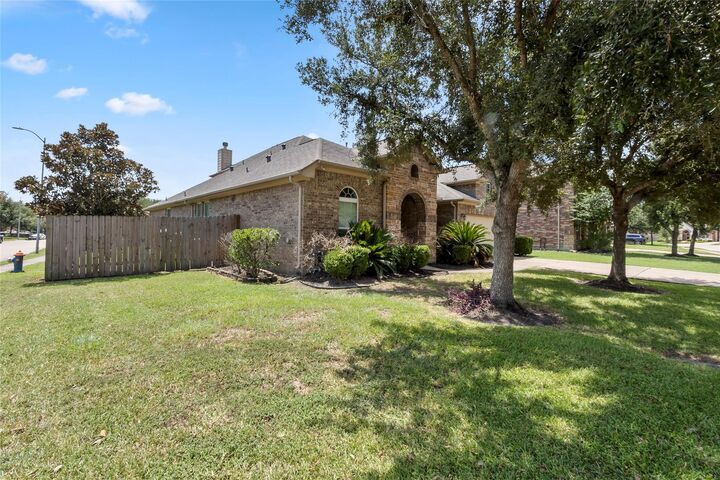 Property Photo:  13402 Indigo Sands Drive  TX 77584 