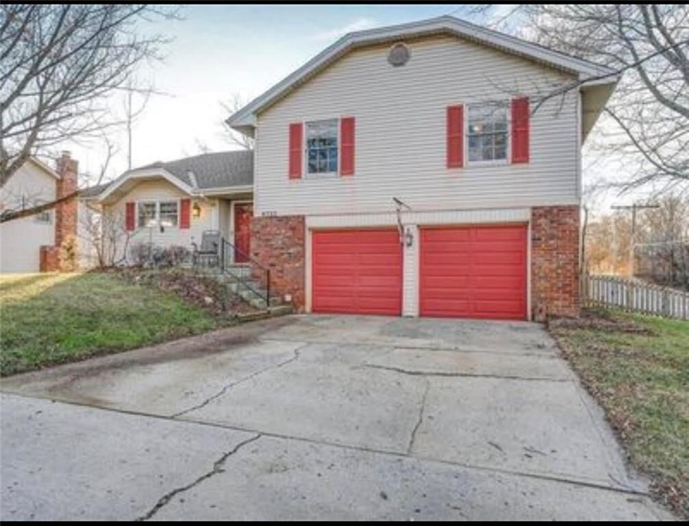 Property Photo:  6732 NW Hidden Valley Road  MO 64152 