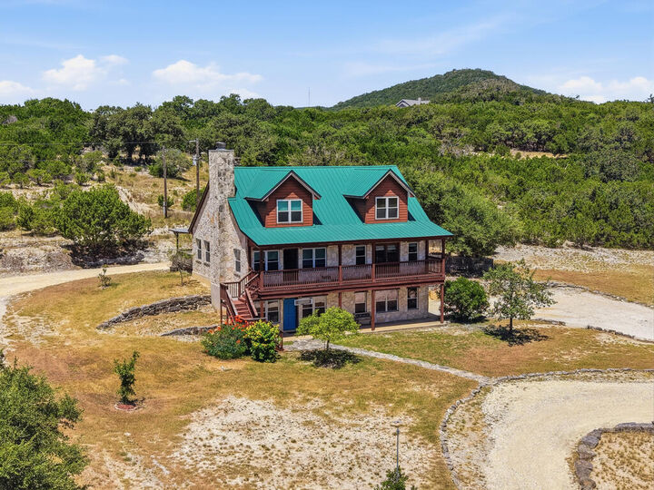 Property Photo: 412 Bear Springs Trail TX 78063