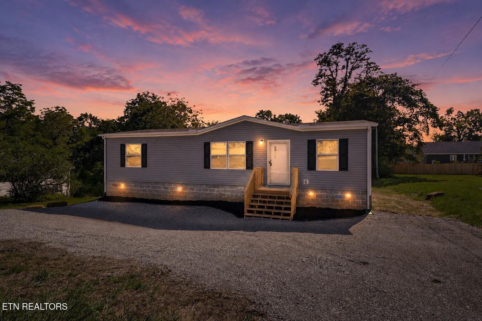 Property Photo: 208 Garrett St TN 38556
