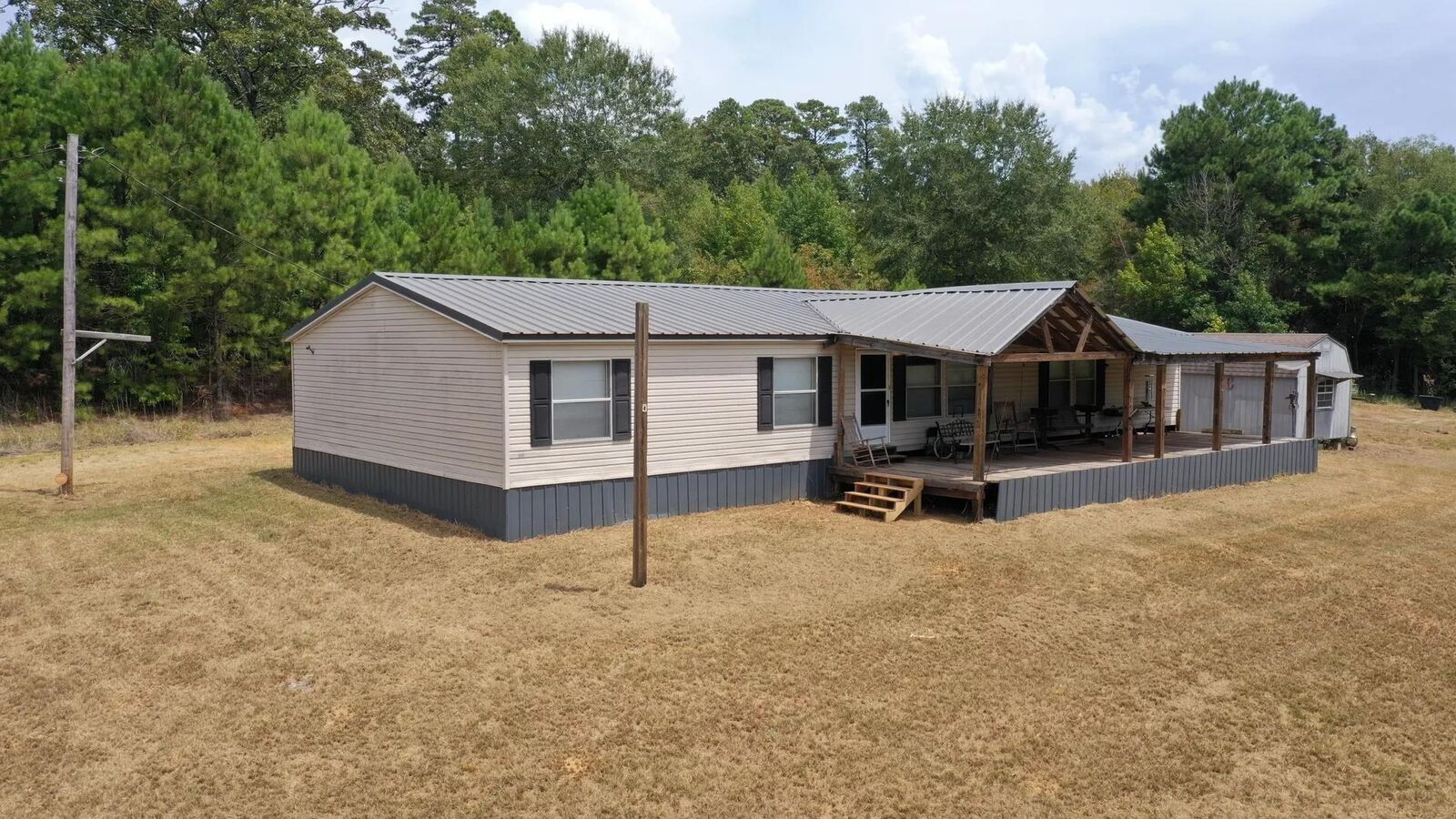 Property Photo: 423 Wesley Street TX 75657