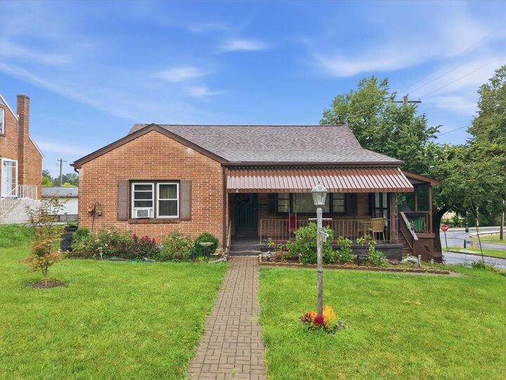 Property Photo:  2029 W Walnut Street  PA 18104 