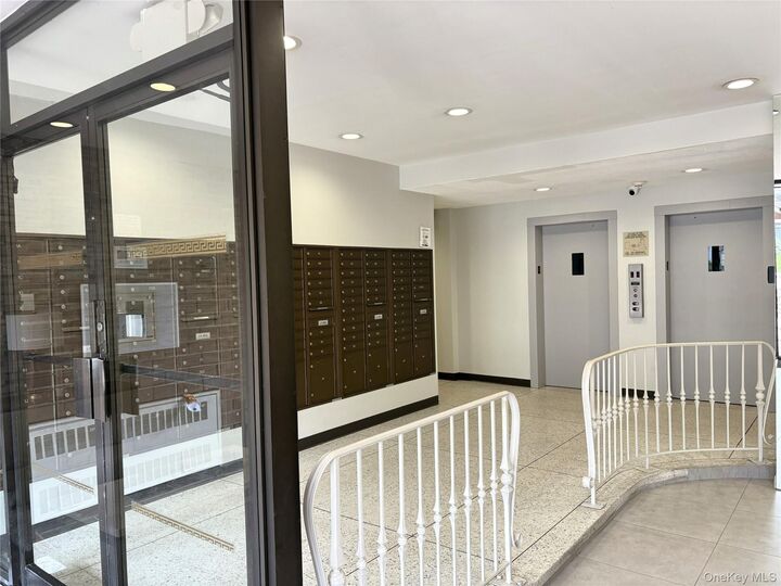 Property Photo:  395 Westchester Avenue 6O  NY 10573 