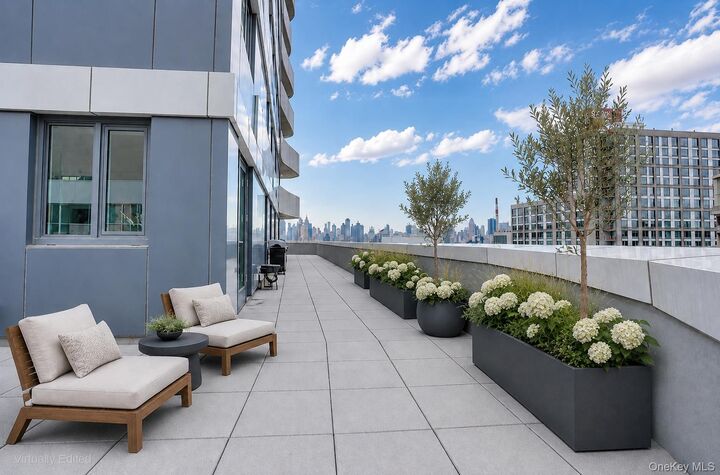 Property Photo:  2416 Queens Plaza S 7B  NY 11101 