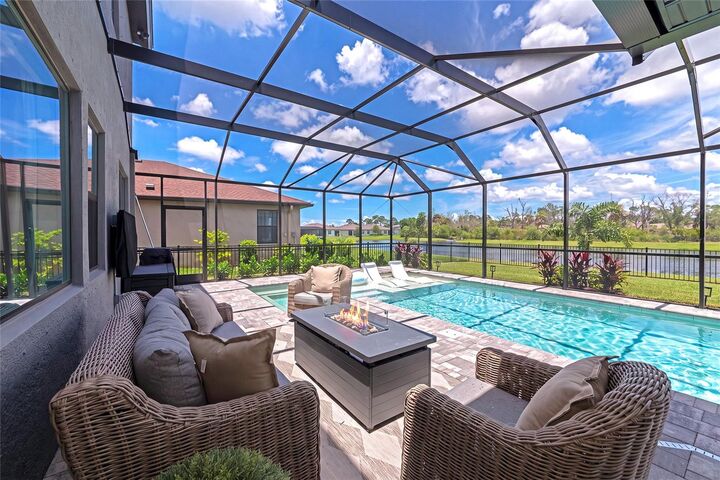 Property Photo:  8736 Windlass Cove  FL 34219 