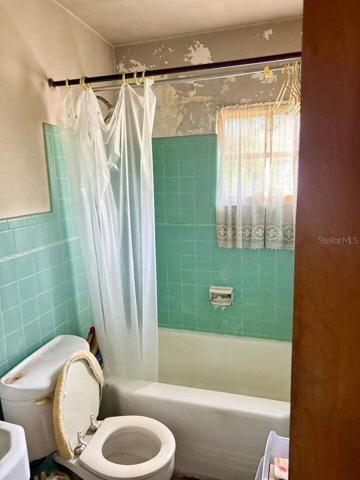 Property Photo:  2709 S Shine Avenue  FL 32806 