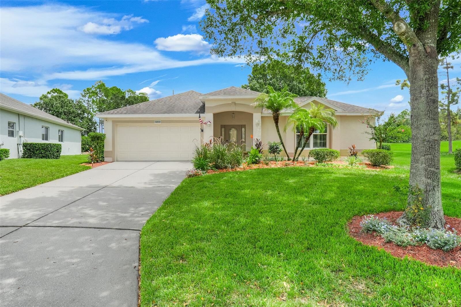 Property Photo:  2525 New Castle Court  FL 34711 