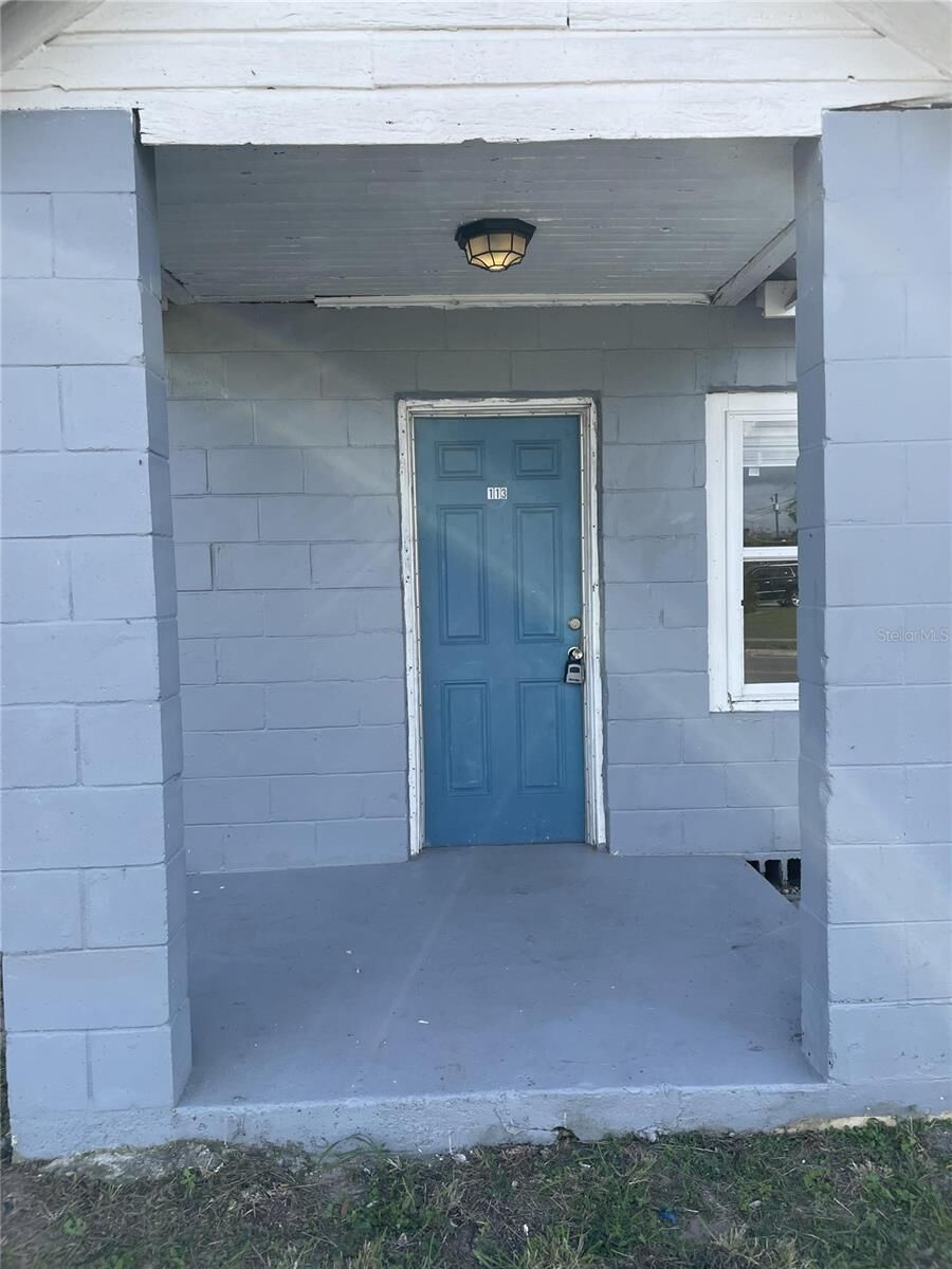 Property Photo: 113 Washington Avenue FL 33853