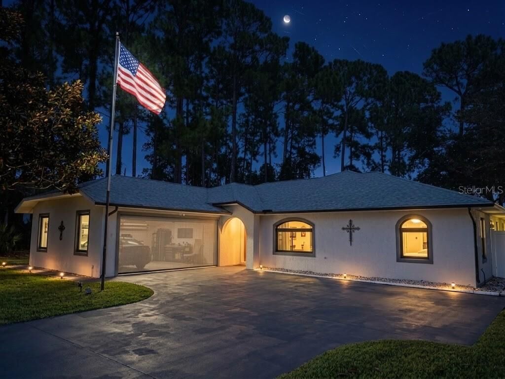Property Photo:  6 Boxwood Lane  FL 32137 
