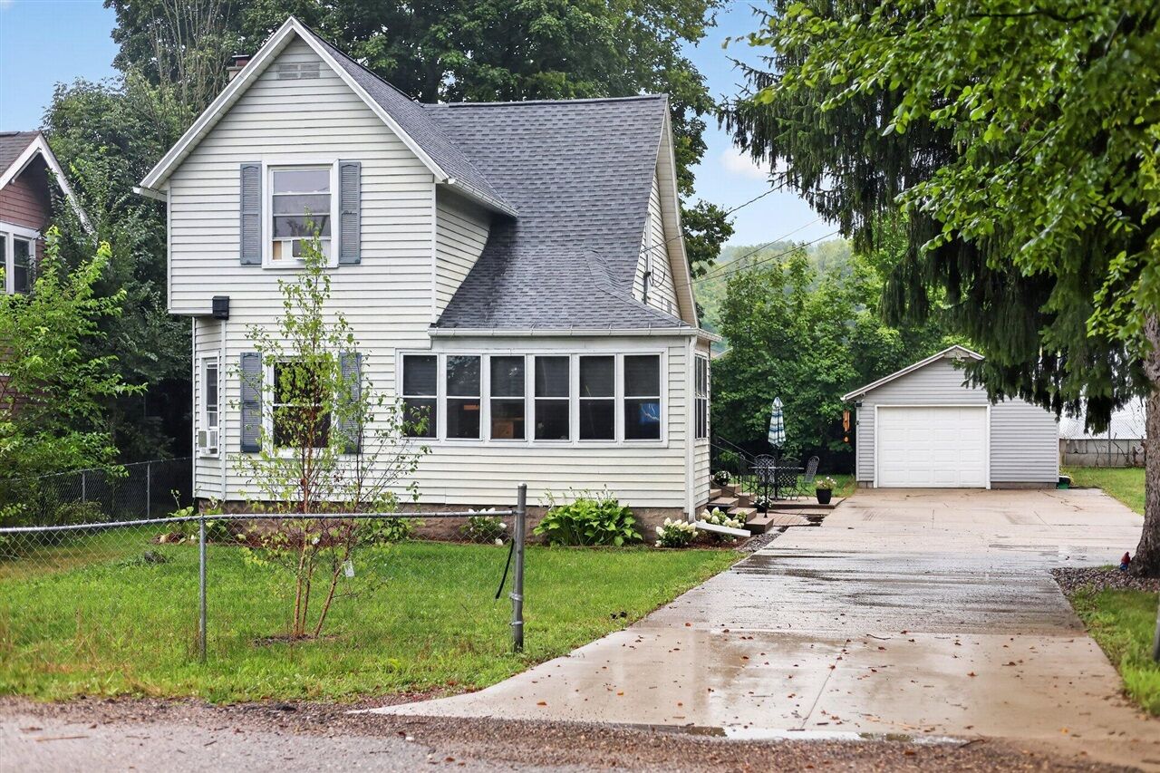 Property Photo: 1391 Belleview Drive MI 48846-8436