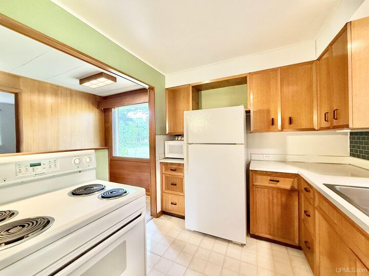 Property Photo:  5328 12th Road  MI 49829 