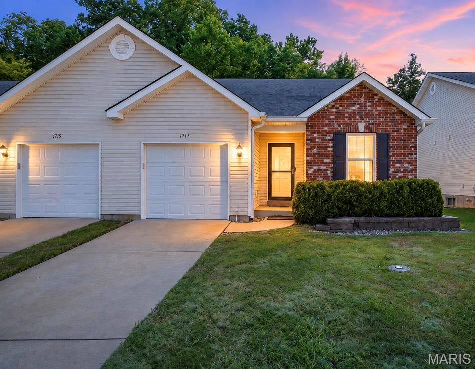 Property Photo:  1717 Lexington Place  MO 63048 