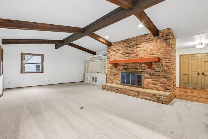 Property Photo:  928 Tanglewood Ct  WI 53066 