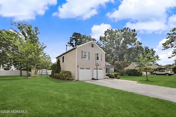 Property Photo:  1005 Eastwind Avenue  NJ 08753 