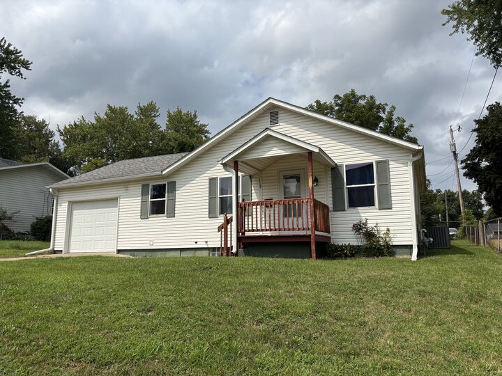 Property Photo: 118 29th Avenue IA 52732