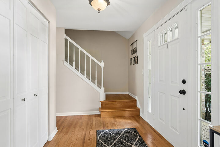 Property Photo:  323 Camden Place  IL 60061 