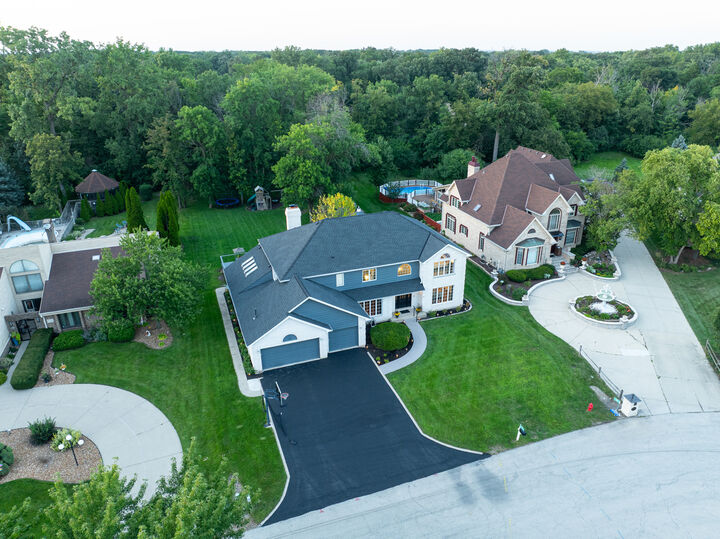 Property Photo: 17W210 Massel Court IL 60106