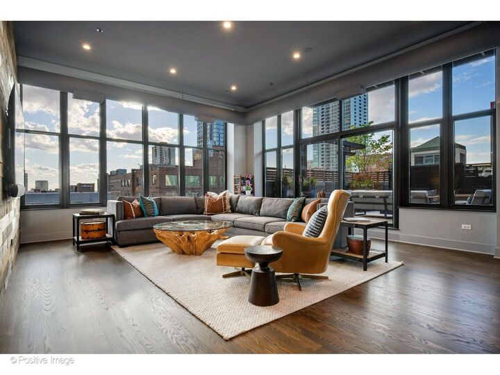 Property Photo:  333 W Hubbard Street 701  IL 60654 