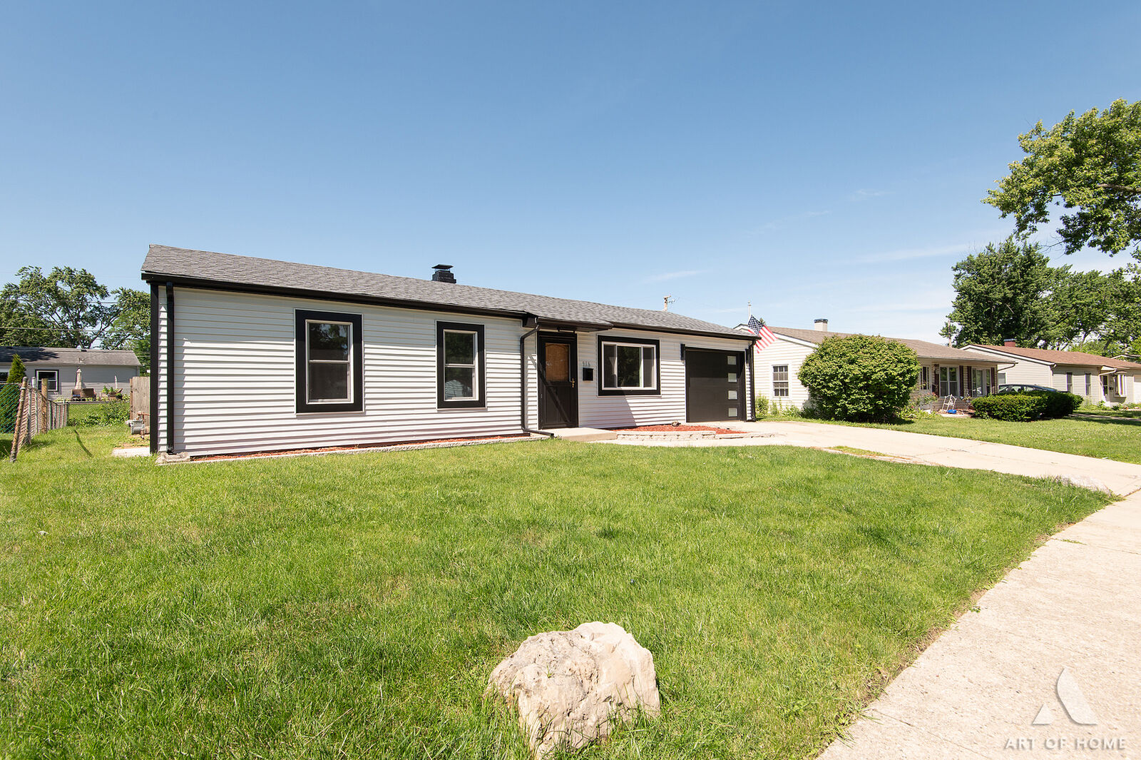 Property Photo: 916 Mulberry Lane IL 60107