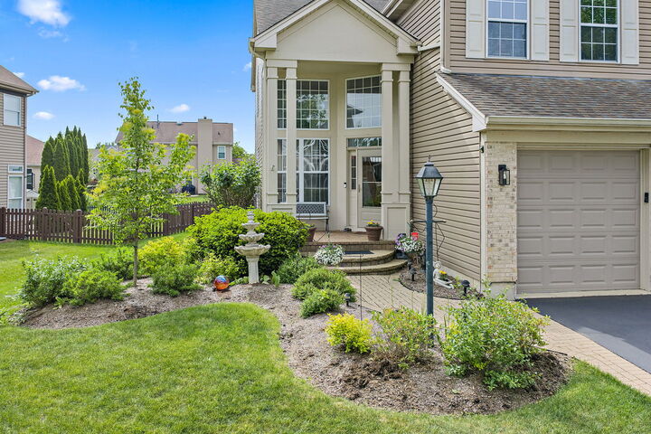 Property Photo: 1961 Broadsmore Drive IL 60102