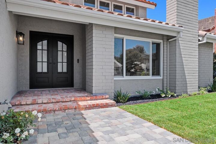 Property Photo: 2120 Pintoresco CA 92009