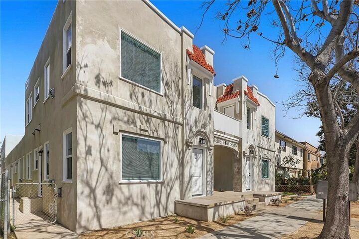 Property Photo:  1237 E 1st 8  CA 90802 