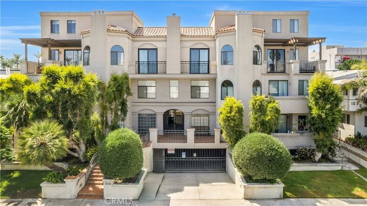 Property Photo:  1541 S Bedford 205  CA 90035 